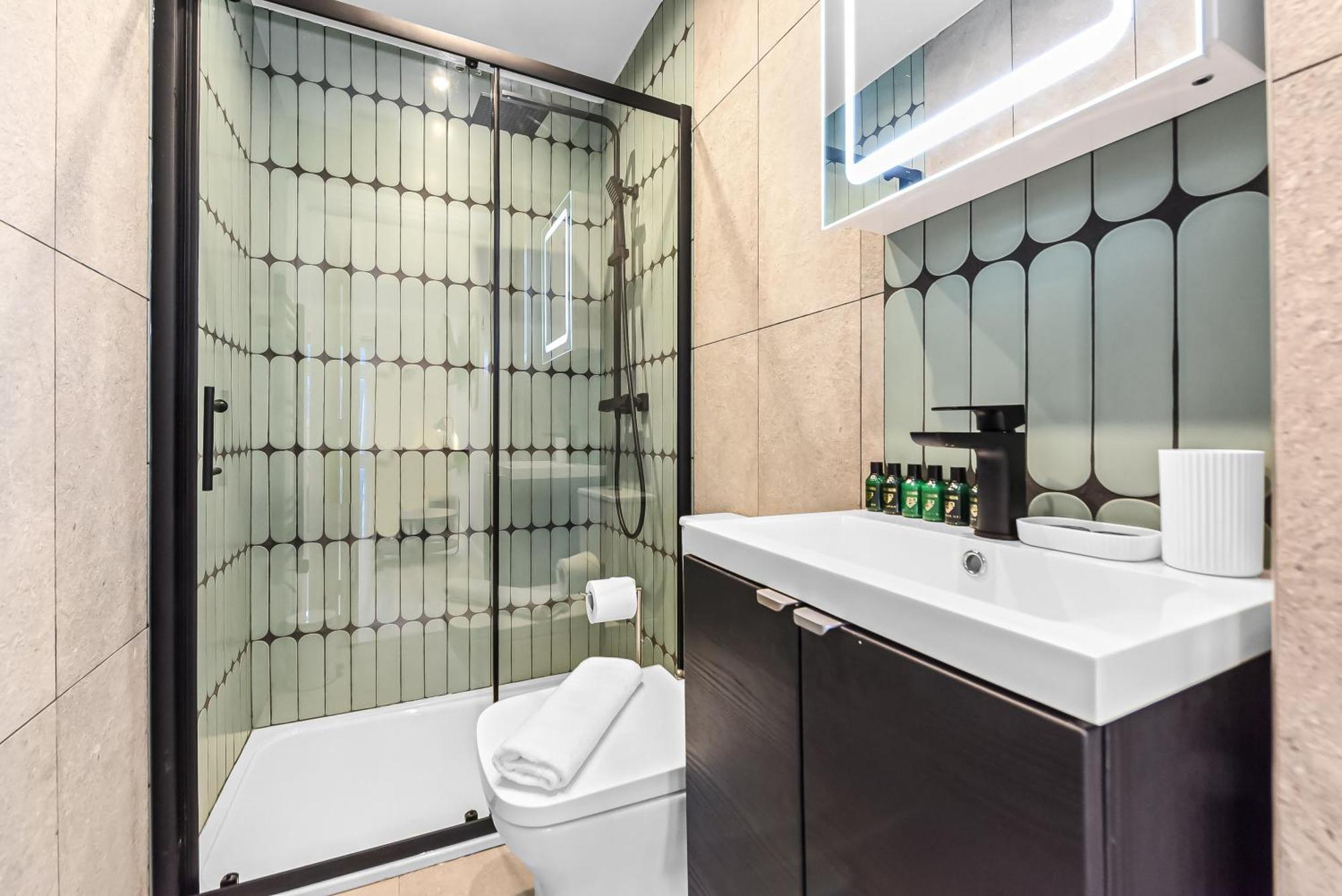 Chic & Trendy Designer Studio With Full Kitchen Лондон Екстериор снимка